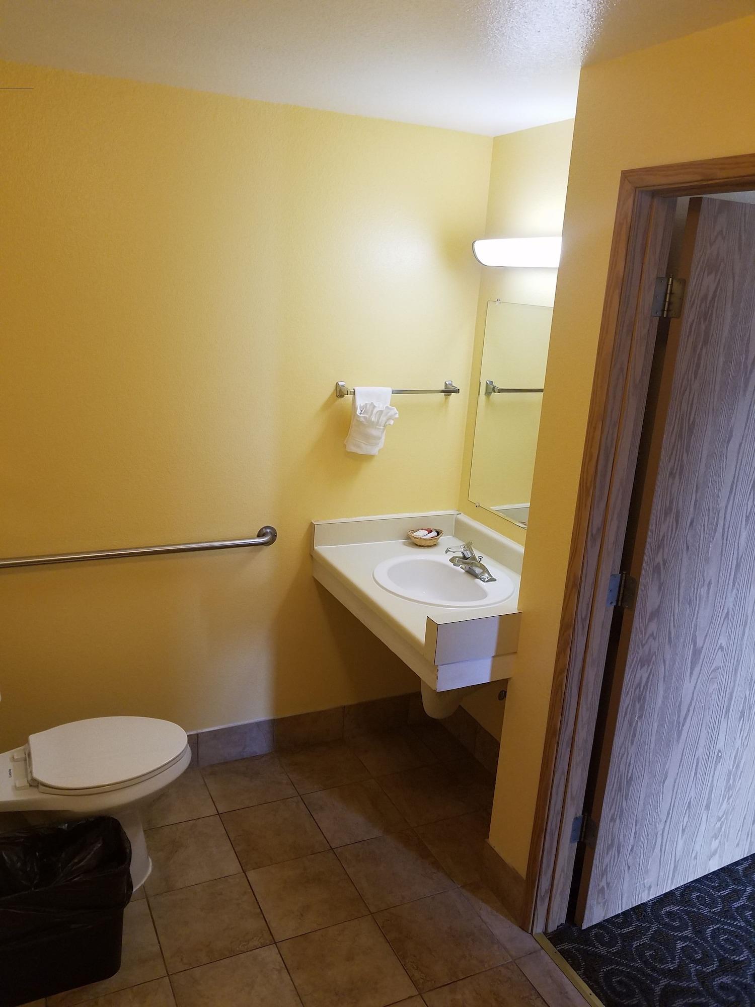 Travelodge By Wyndham Wenatchee Exterior photo