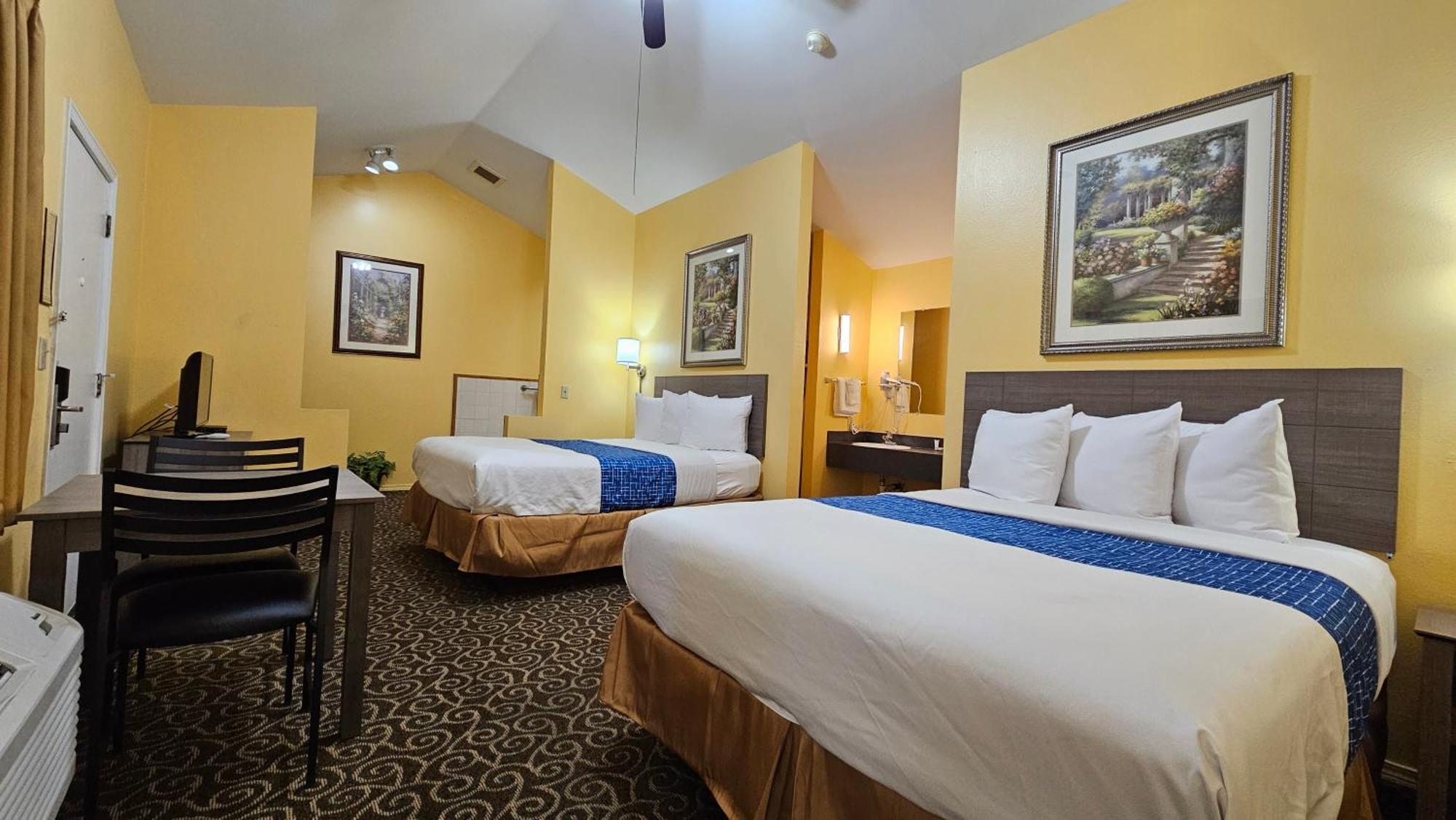 Travelodge By Wyndham Wenatchee Exterior photo