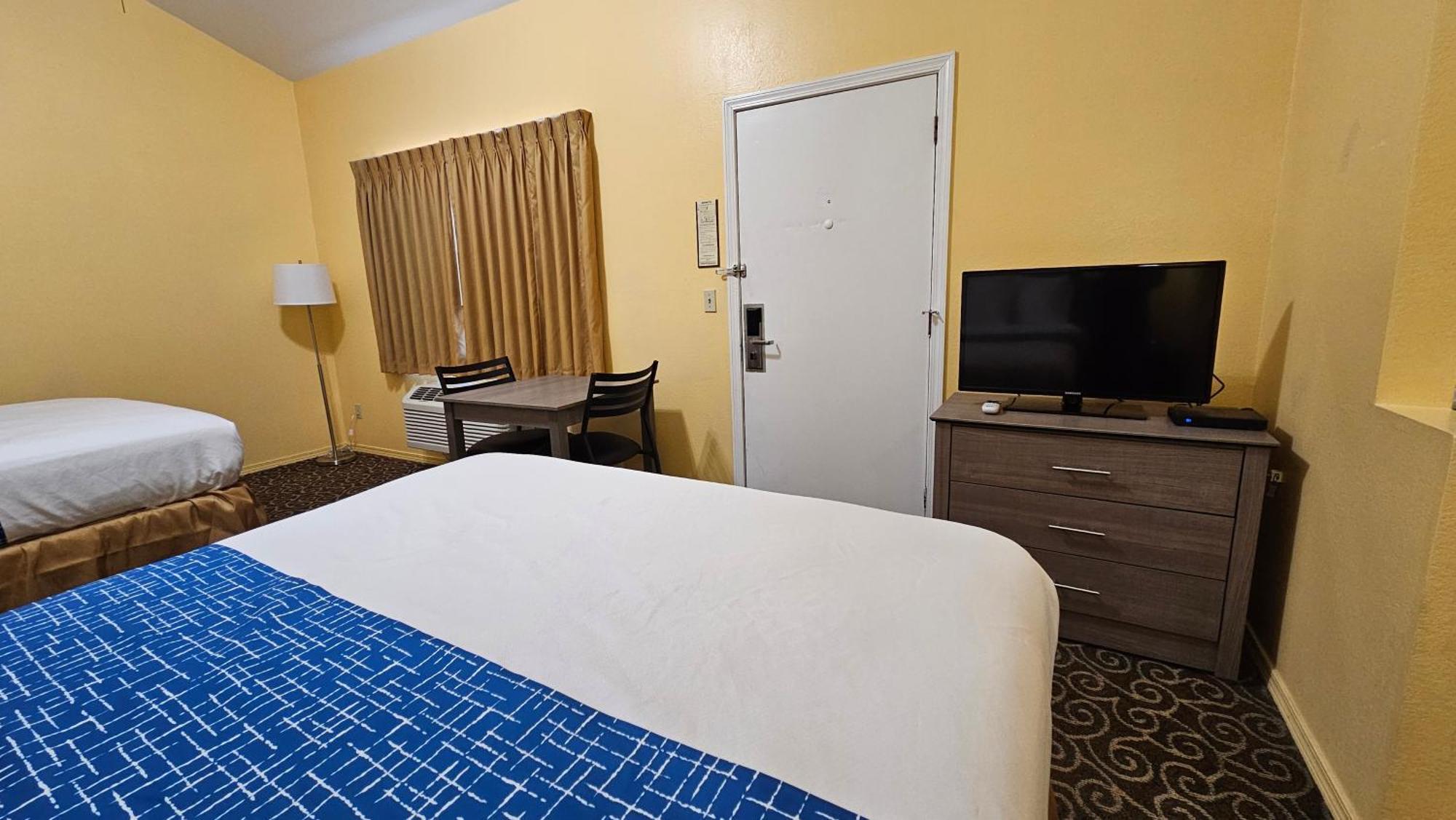 Travelodge By Wyndham Wenatchee Exterior photo