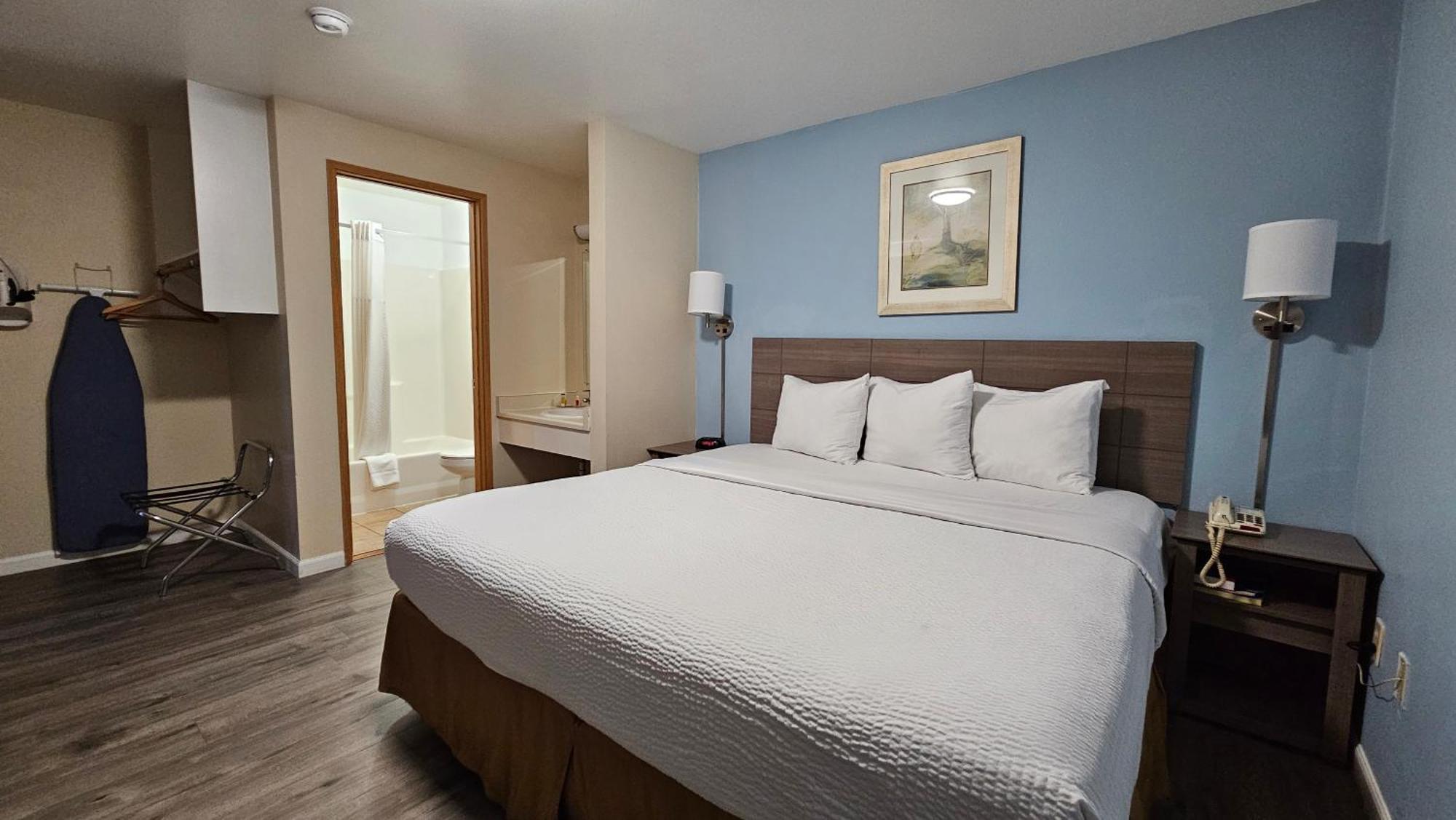 Travelodge By Wyndham Wenatchee Exterior photo